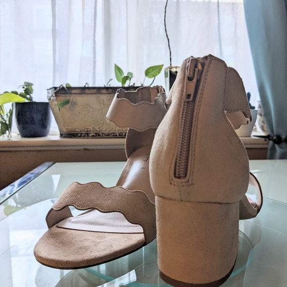 Pennington's, Scalloped edge, vegan, block heel sandals. - Picture 5 of 16
